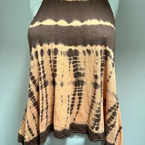 Brown and peach tank top. Flowey